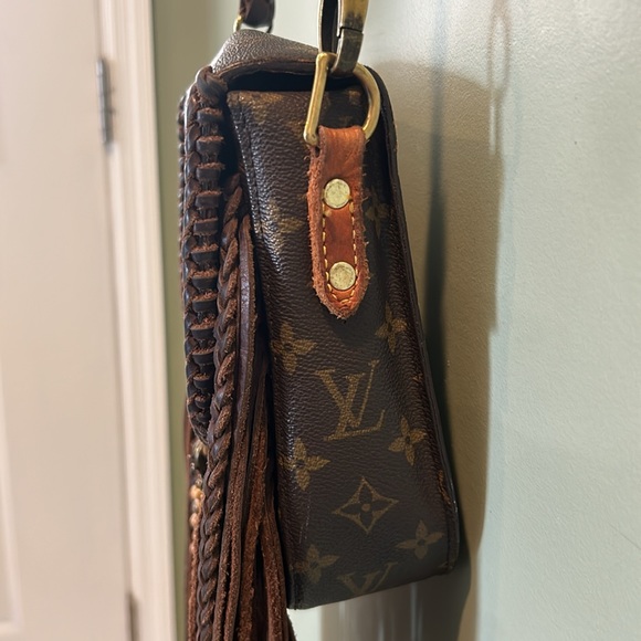 Vintage Boho Bags Louis Vuitton up-cycled Monogram World Traveler Bag - Picture 10 of 17